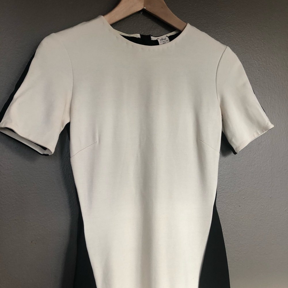 ⭐️HP⭐️ Aritzia Bodycon dress- small - Picture 5 of 12